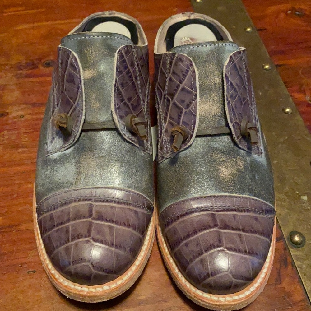 Free bird brogues. Worn once .size 8. Excellent condition